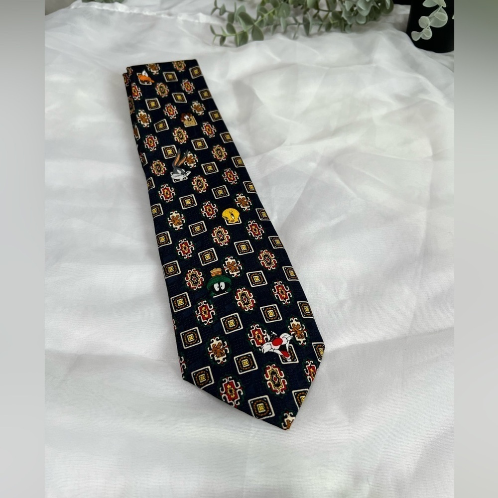 Vintage Looney Tunes Mania Necktie Sylvester Tweety Daffy Bugs 1996